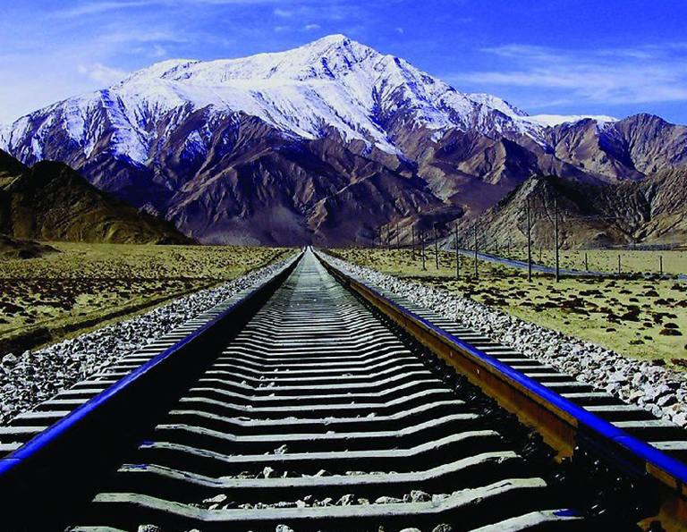 The Stunning Landscape along the Golmud-Lhasa Railway